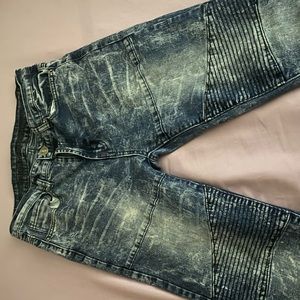 Used pants only been wearing them like once or twice